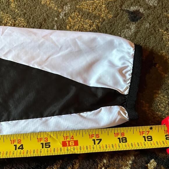 Adidas Black and White‎ Windbreaker Jacket with Hood - Picture 6 of 9